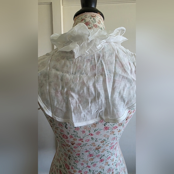 White Ruffled Collar Blouse Accessory - Picture 4 of 4